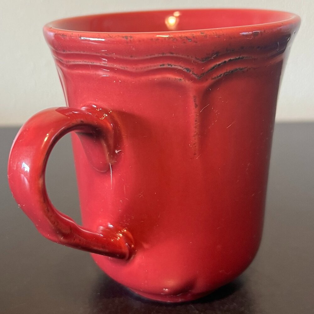 TODD ENGLISH Gourmet Tuscan Merlot Mug with Embossed Antiqued Scalloped Design - Picture 6 of 9